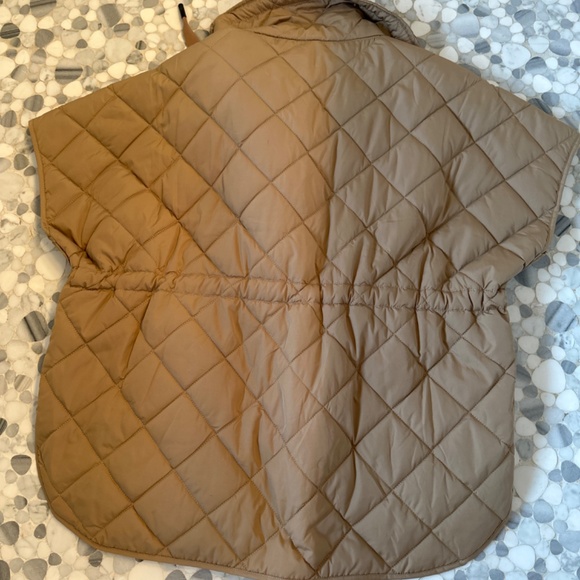 Rino & Pelle Alane Quilted Cape - Picture 2 of 2